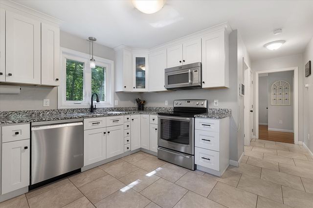 44 Underwood Rd, Hubbardston, MA 01452