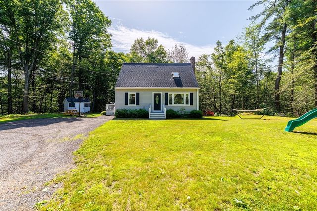 44 Underwood Rd, Hubbardston, MA 01452