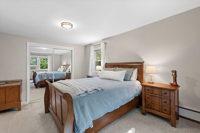 44 Underwood Rd, Hubbardston, MA 01452