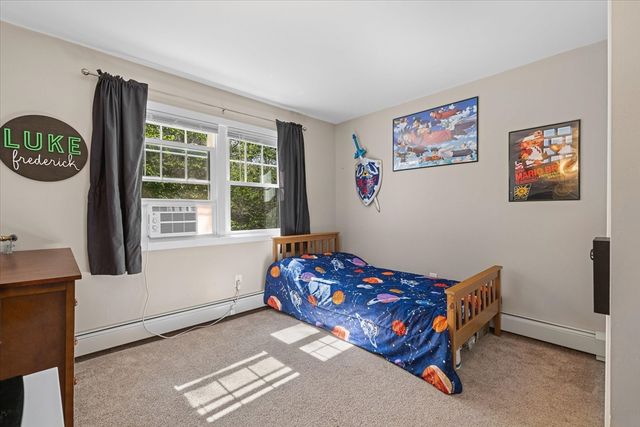 44 Underwood Rd, Hubbardston, MA 01452