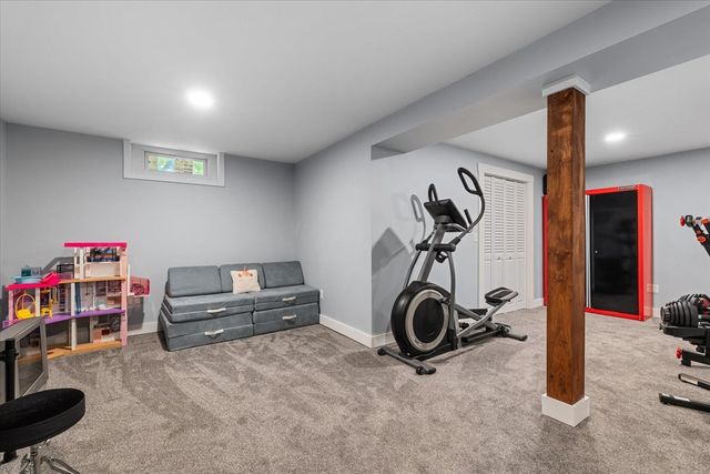 44 Underwood Rd, Hubbardston, MA 01452