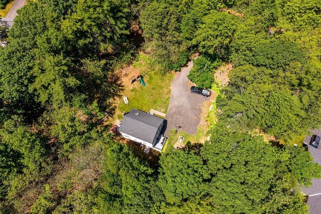 44 Underwood Rd, Hubbardston, MA 01452