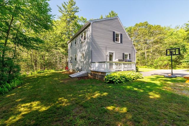 44 Underwood Rd, Hubbardston, MA 01452