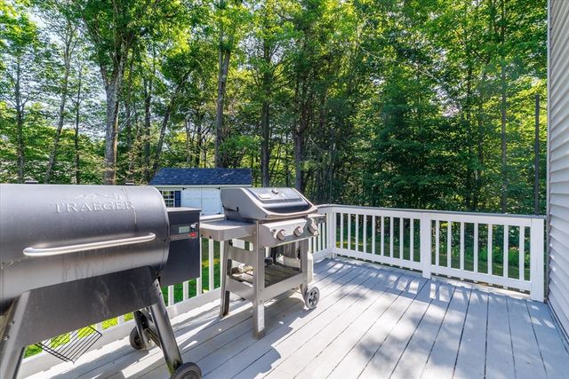 44 Underwood Rd, Hubbardston, MA 01452