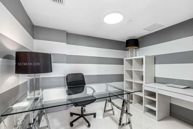 31 SE 6th St 2101, Miami, FL 33131