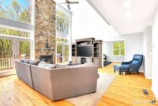 9 Gavin Drive, Columbia, CT 06237