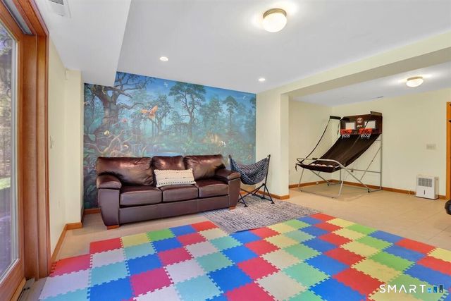 9 Gavin Drive, Columbia, CT 06237