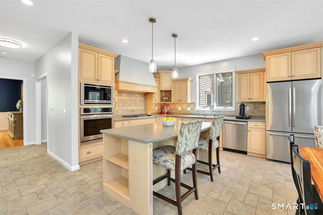 9 Gavin Drive, Columbia, CT 06237