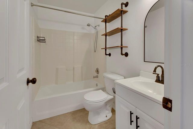 2225 CENTRAL PARKWAY, Deland, FL 32724