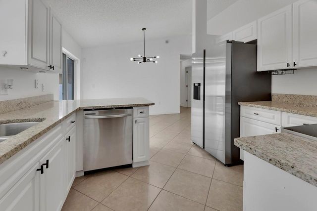 2225 CENTRAL PARKWAY, Deland, FL 32724