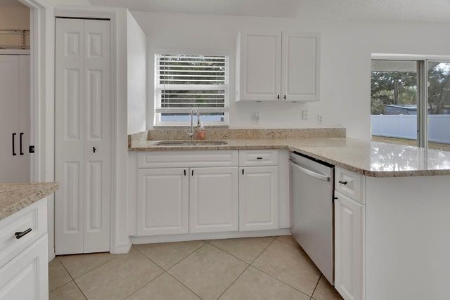 2225 CENTRAL PARKWAY, Deland, FL 32724