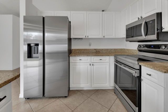 2225 CENTRAL PARKWAY, Deland, FL 32724