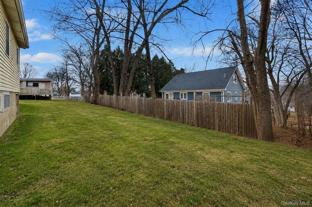 2 Poplar Trail, Monroe, NY 10950