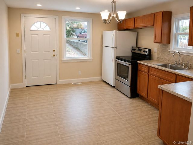 2 Poplar Trail, Monroe, NY 10950