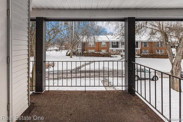 31085 Pheasant Run Street 11, Farmington Hills, MI 48334