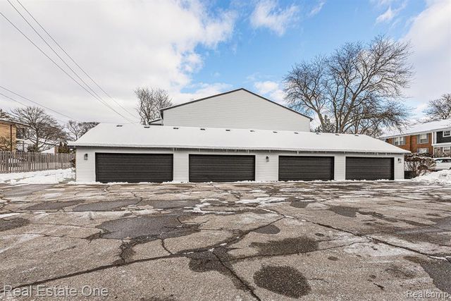 31085 Pheasant Run Street 11, Farmington Hills, MI 48334