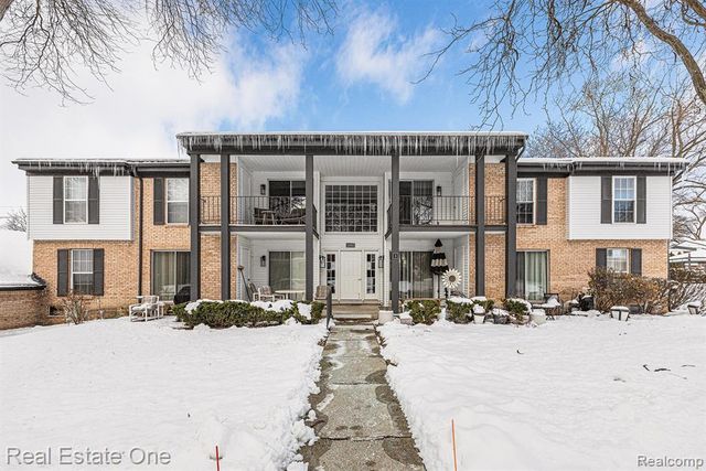 31085 Pheasant Run Street 11, Farmington Hills, MI 48334