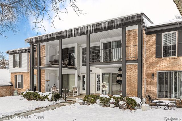 31085 Pheasant Run Street 11, Farmington Hills, MI 48334