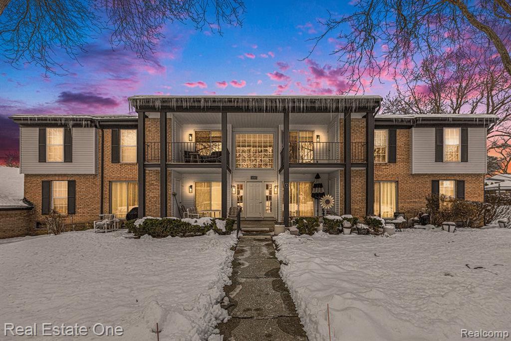 31085 Pheasant Run Street 11, Farmington Hills, MI 48334