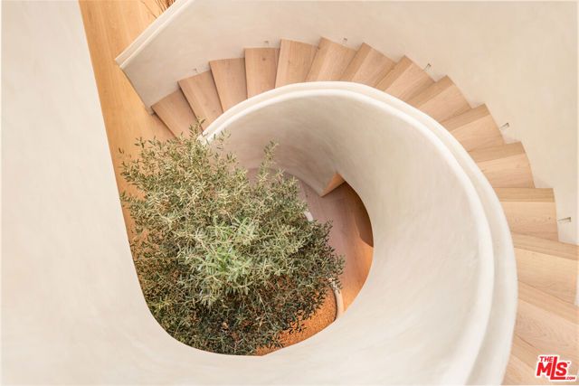 517 N Martel Avenue, Los Angeles, CA 90036