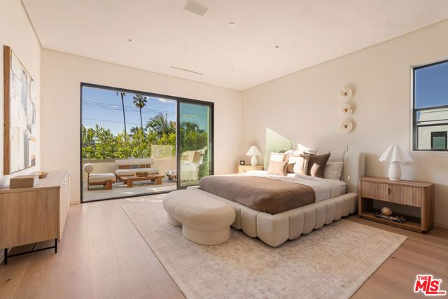 517 N Martel Avenue, Los Angeles, CA 90036