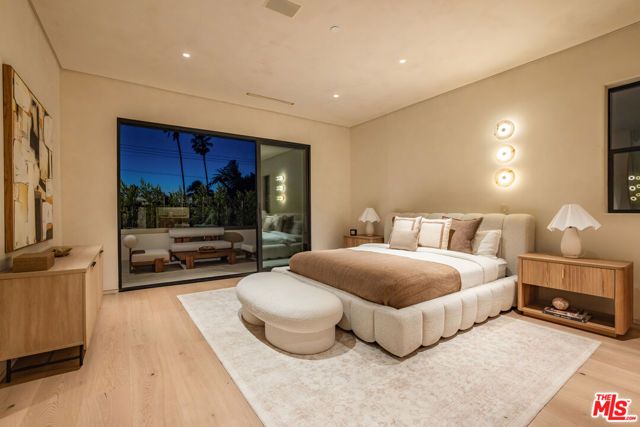 517 N Martel Avenue, Los Angeles, CA 90036