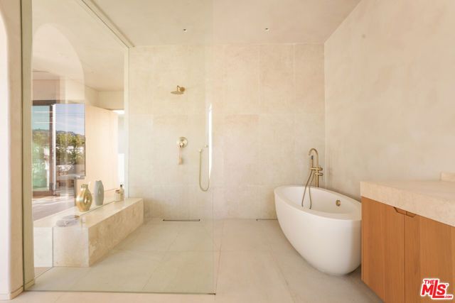 517 N Martel Avenue, Los Angeles, CA 90036