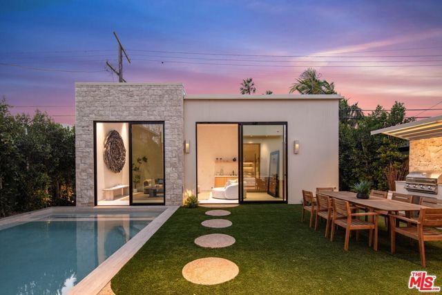 517 N Martel Avenue, Los Angeles, CA 90036