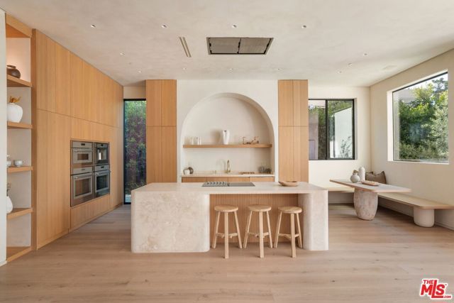 517 N Martel Avenue, Los Angeles, CA 90036