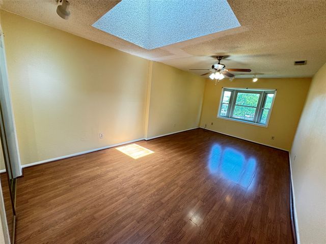 2610 Fallcreek Circle, Carrollton, TX 75006