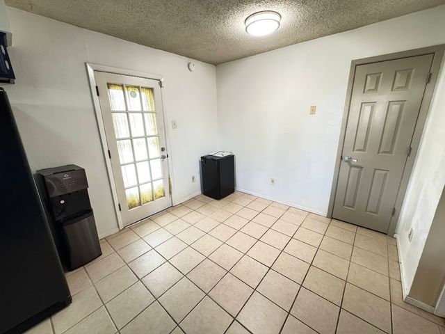 2610 Fallcreek Circle, Carrollton, TX 75006