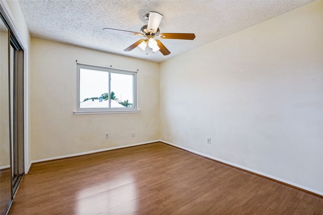2610 Fallcreek Circle, Carrollton, TX 75006