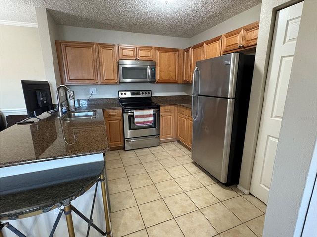 5582 BAYWATER DRIVE, Tampa, FL 33615