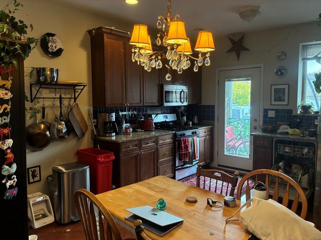 1531 W Hollywood Avenue 2, Chicago, IL 60660