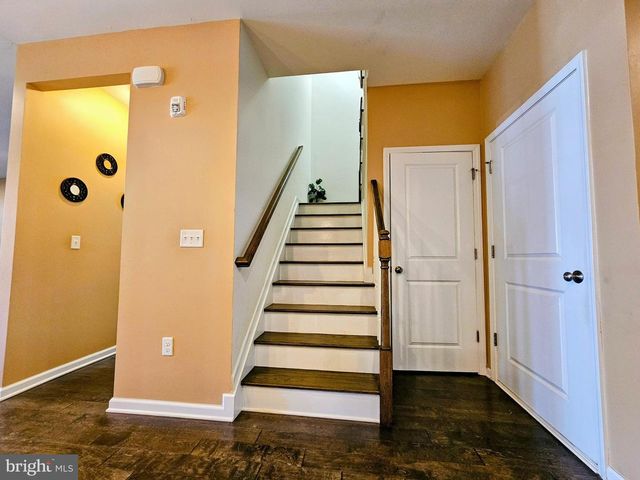 3 CANNON DR, Pennington, NJ 08534