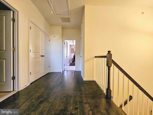 3 CANNON DR, Pennington, NJ 08534