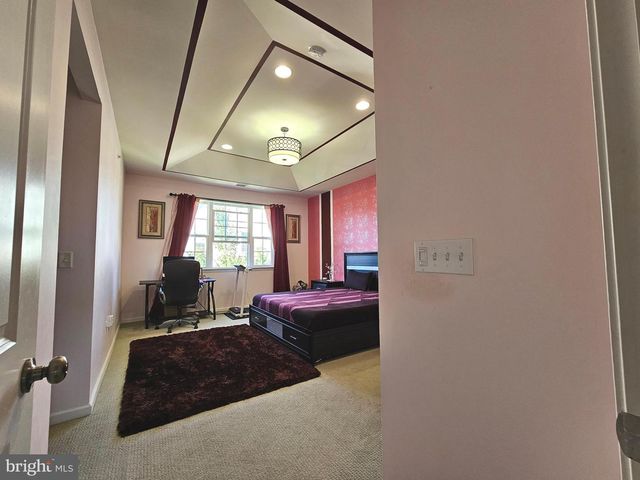 3 CANNON DR, Pennington, NJ 08534