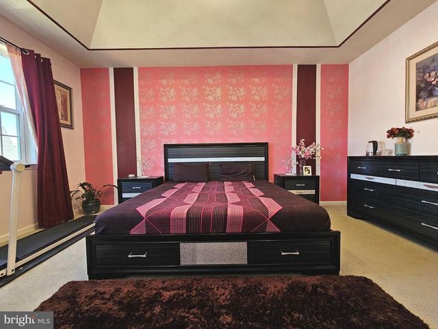 3 CANNON DR, Pennington, NJ 08534