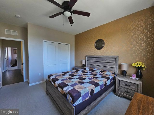 3 CANNON DR, Pennington, NJ 08534