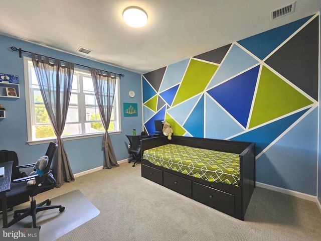 3 CANNON DR, Pennington, NJ 08534