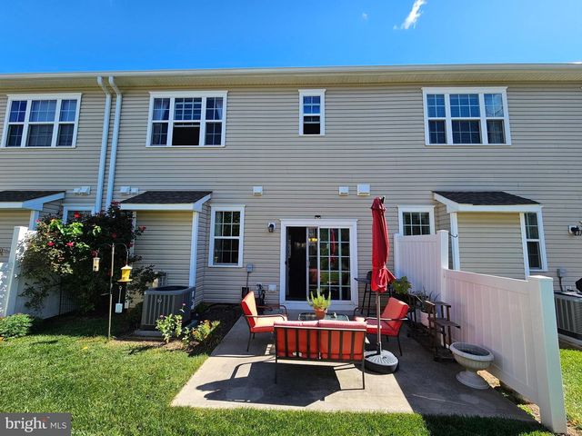 3 CANNON DR, Pennington, NJ 08534