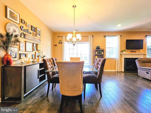 3 CANNON DR, Pennington, NJ 08534