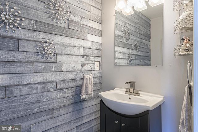 12 PERSIMMON ST, Sicklerville, NJ 08081