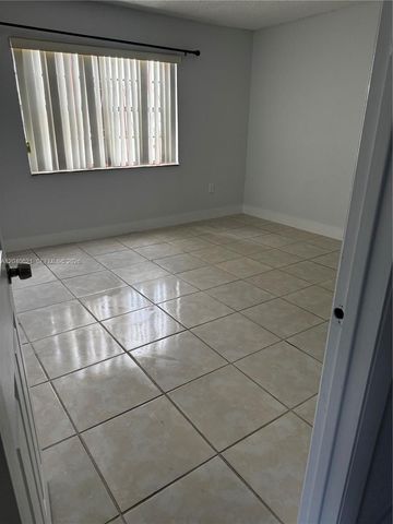 13500 NE 3rd Court 120, North Miami, FL 33161