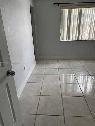 13500 NE 3rd Court 120, North Miami, FL 33161
