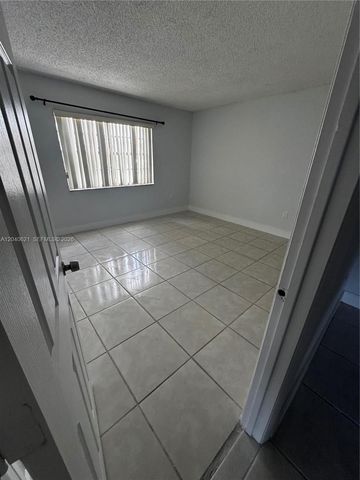 13500 NE 3rd Court 120, North Miami, FL 33161
