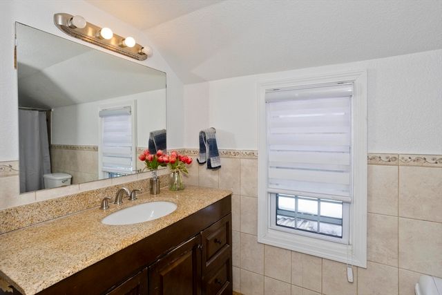 16 Squawfield Rd, Westfield, MA 01085