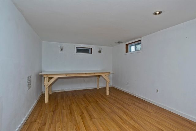 16 Squawfield Rd, Westfield, MA 01085