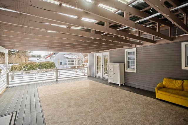 16 Squawfield Rd, Westfield, MA 01085