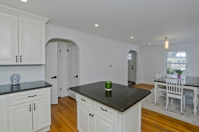 16 Squawfield Rd, Westfield, MA 01085